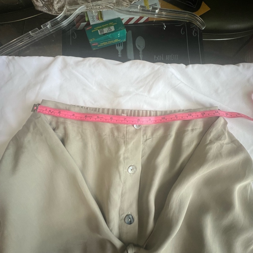 Adam Beige Button-Front Mini Skirt
Caja 7 - Picture 4 of 5